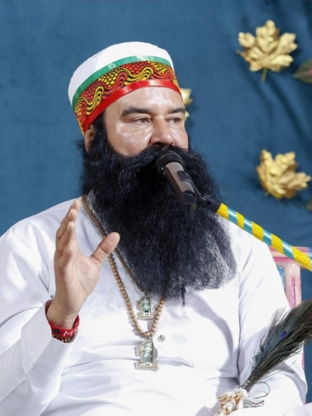 जेल लौटने से पहले राम रहीम की रूबरू नाइट में भारी भीड़, मंच पर किया डांस; पुलिस की मौजूदगी पर सवाल